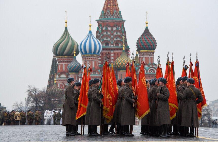 Репетиция марша в честь парада 1941 года прошла на Красной площади 6 фото