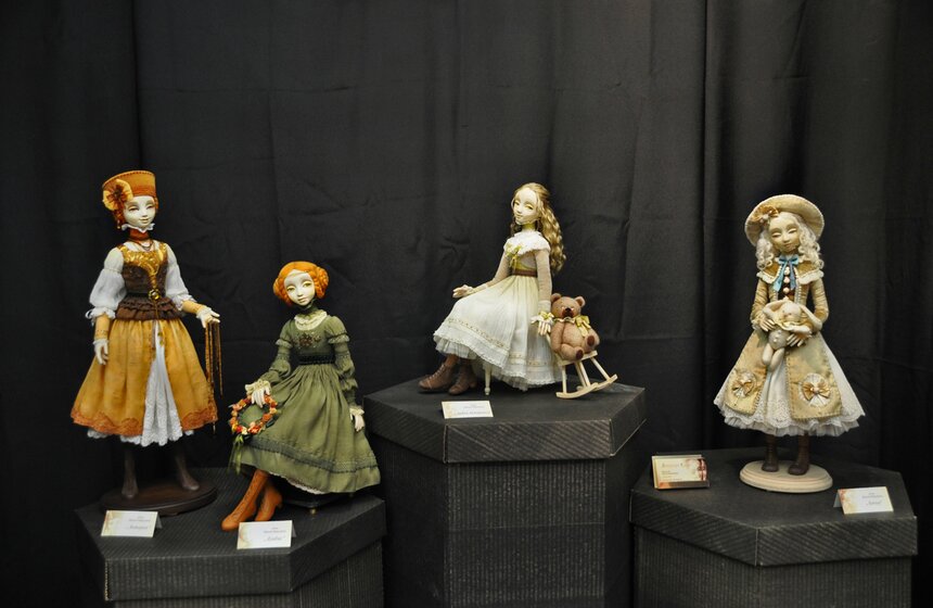 В Москве открылся IX Международный Салон авторских кукол 3 фото