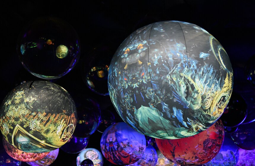 Иммерсивная выставка Mystic Universe 15 фото