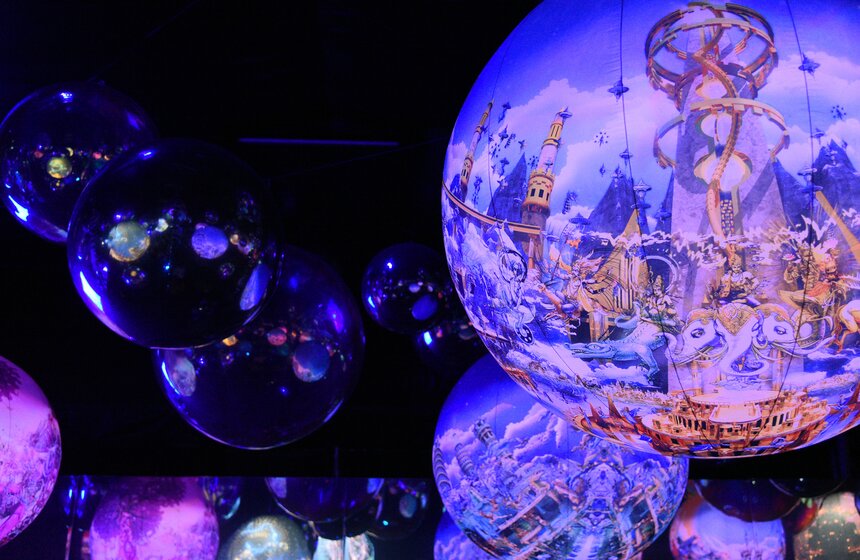 Иммерсивная выставка Mystic Universe 20 фото