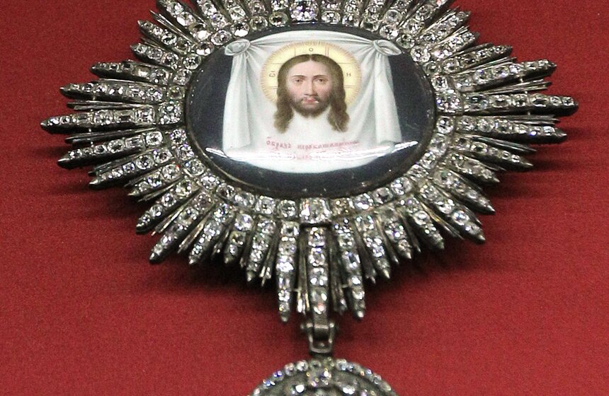 В Кремле проходит выставка "Венчания на царство и коронации" 14 фото