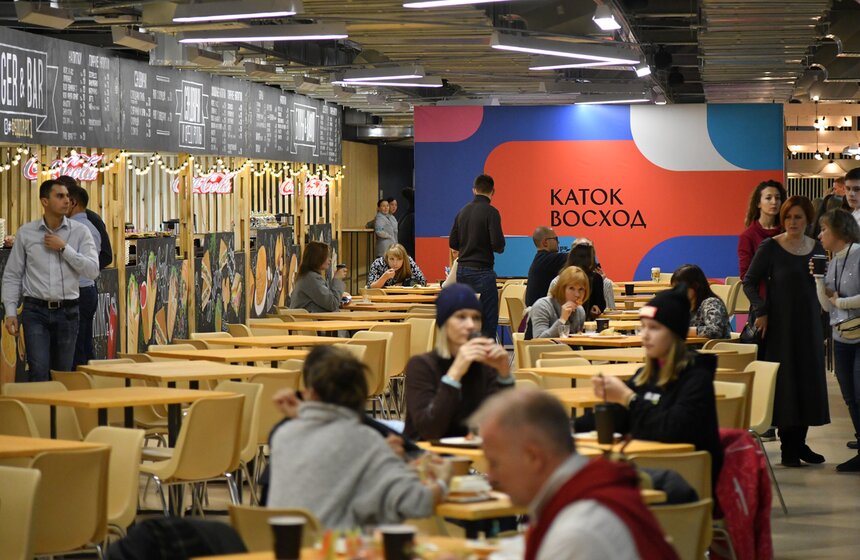 В Парке Горького открыли обновленный каток 22 фото