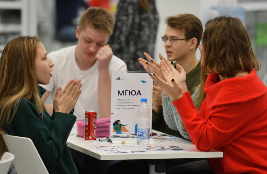 В Москве проходит студенческий квиз на тему конкуренции 6 фото