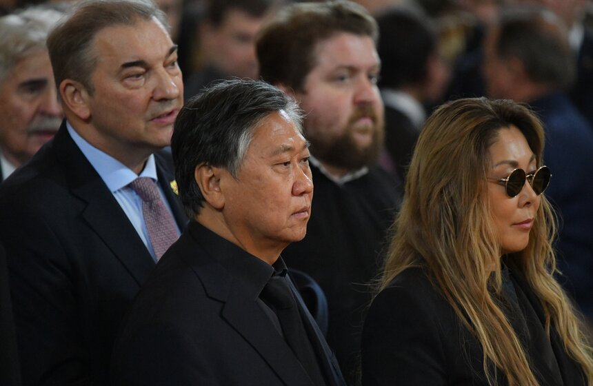 Прощание с Юрием Лужковым в храме Христа Спасителя 40 фото