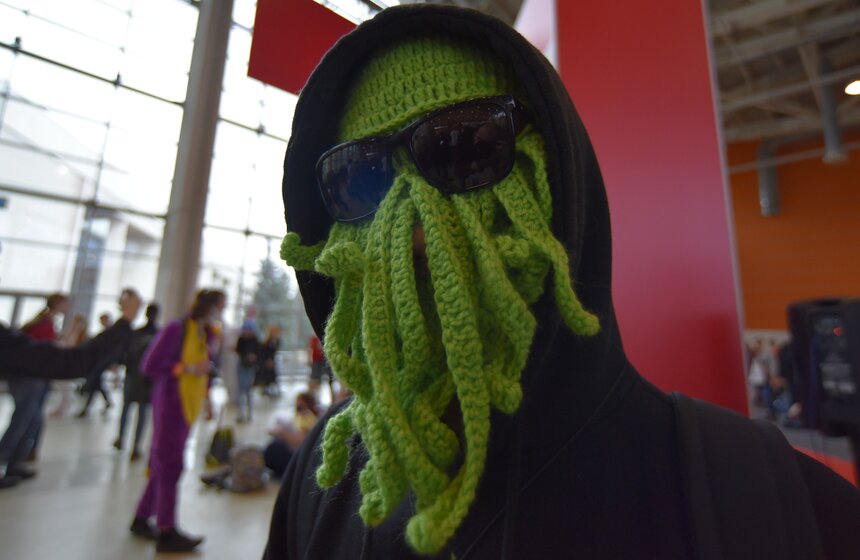 Гости мероприятия с удовольствием наряжались в необычные костюмы