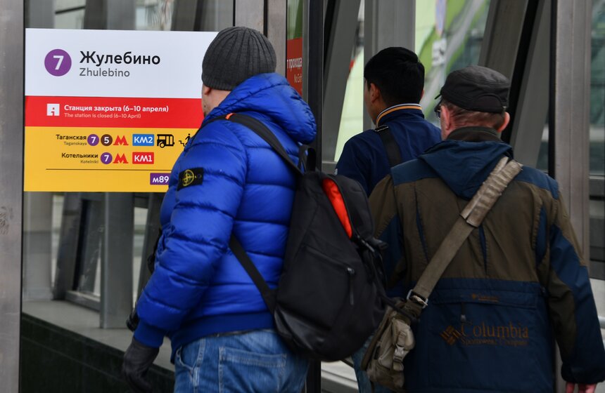 Общественному транспорту дали приоритет на выделенных полосах.