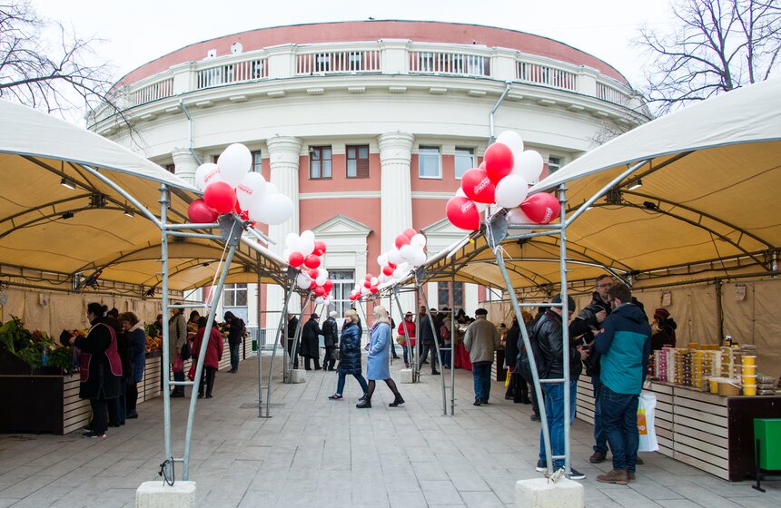 Ярмарки открылись во всех округах Москвы.