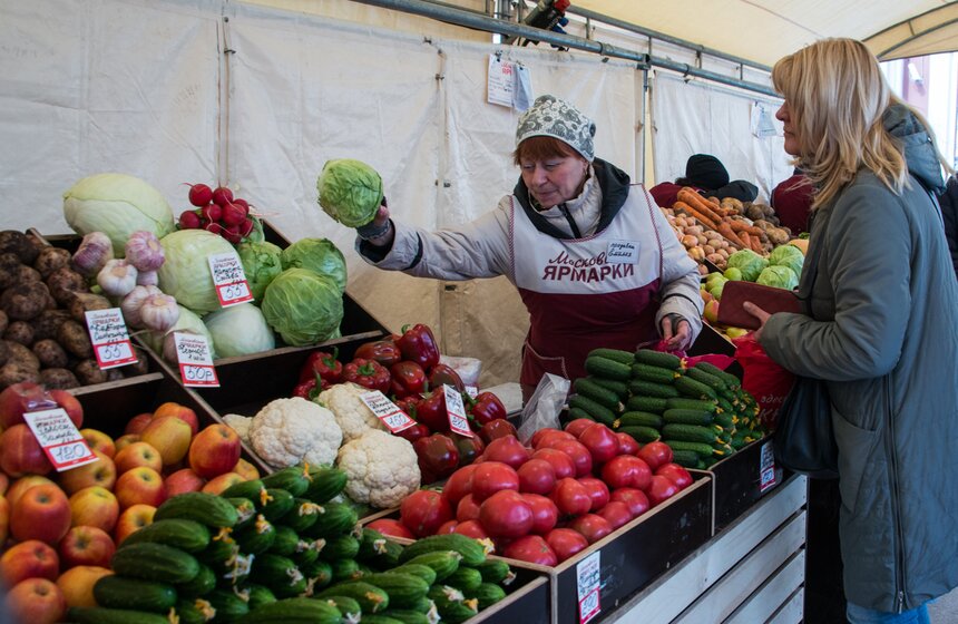Товары на ярмарках преимущественно российского производства.