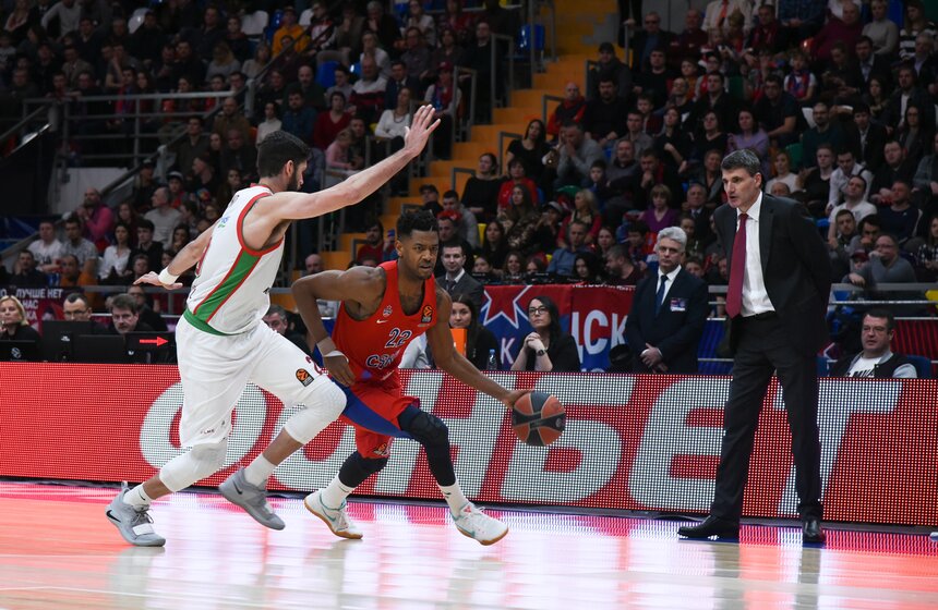 Больше всех отличился Уилл Клайберн, набравший за одну четверть 14 очков (и 16 – за весь матч).