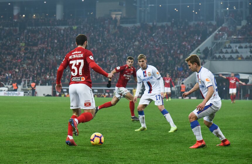 На этот раз Марио Фернандес организовал отличную комбинацию, завершить которую вновь пытался Сигурдссон.