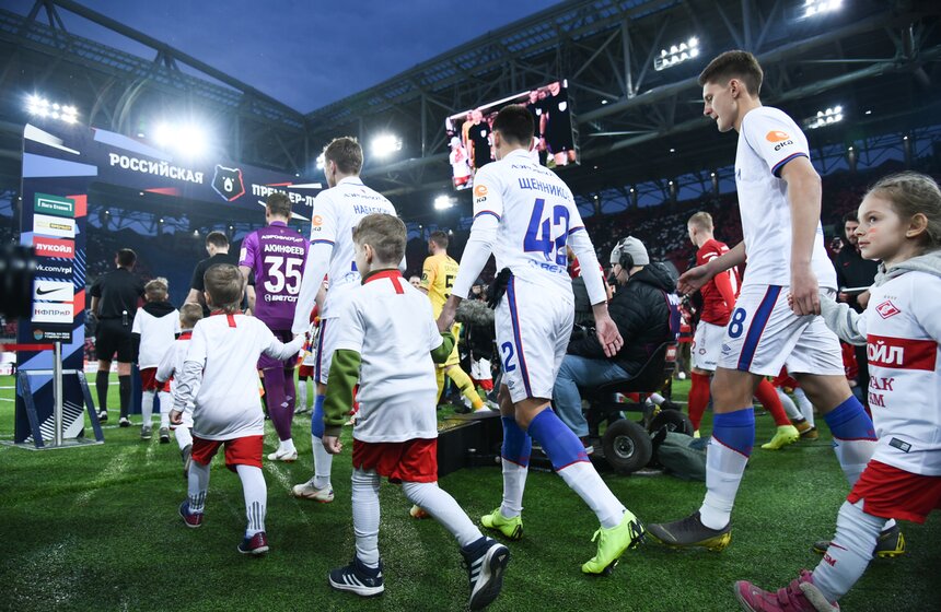 К концу встречи армейцы вели в счете – 2:0. Но за три минуты до финального свистка уфимцы забили два гола и вырвали ничью.