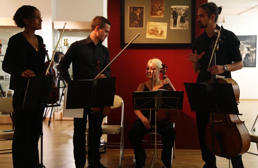 Московский фотографический салон открылся в столице 7 фото