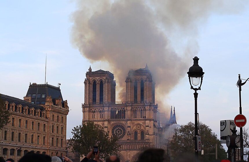 Пожар в соборе Парижской Богоматери. Фото 6 фото