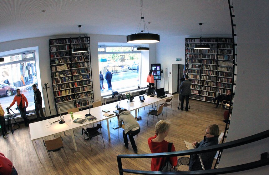 Сергей Собянин посетил медиацентр библиотеки имени Достоевского 1 фото