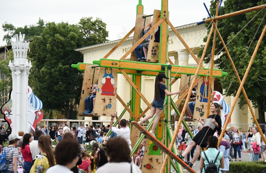 На ВДНХ прошел фестиваль русского гостеприимства "Самоварфест" 19 фото