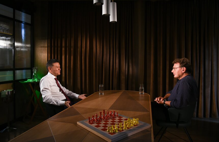 Кирсан Илюмжинов на съемках программы "Важная персона" 6 фото