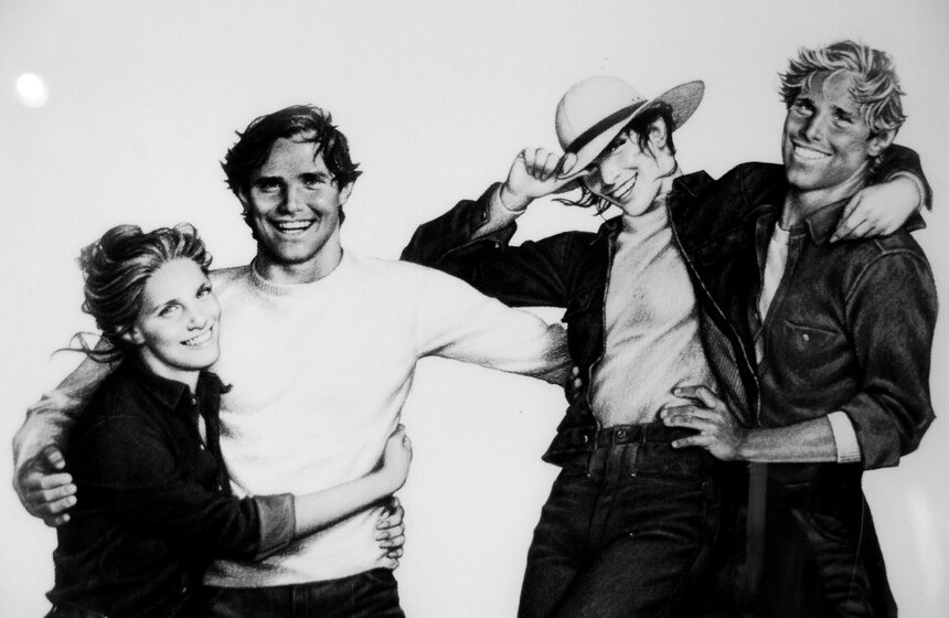 В ТЦ "Охотный Ряд" проходит фотовыставка "Мода во времени" 7 фото