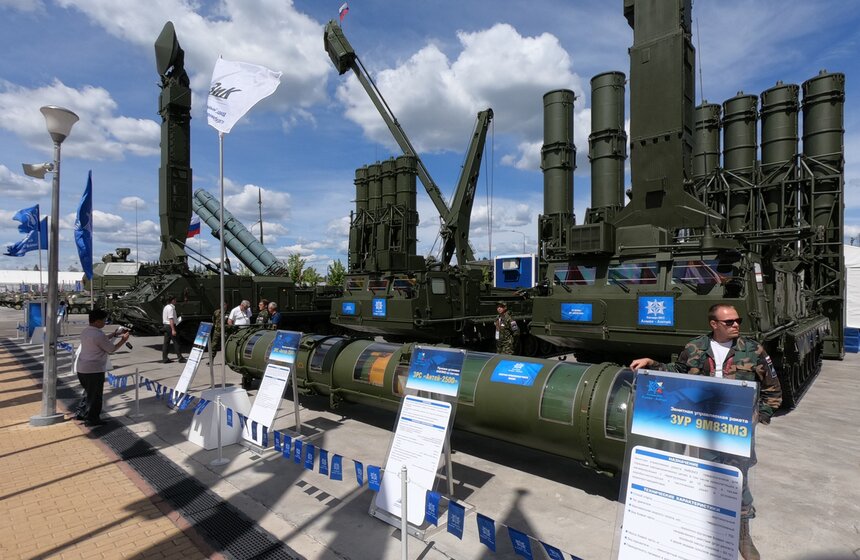 Посетители форума "Армия-2019" смогут увидеть зенитную управляемую ракету системы С-300В