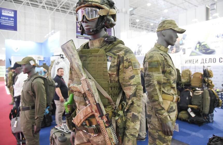 На выставке можно ознакомиться с разнообразными образцами военной формы