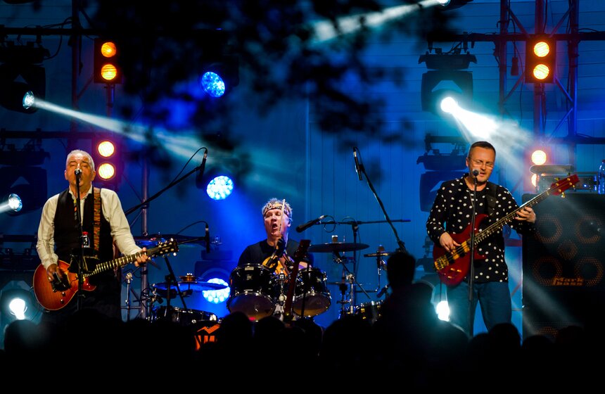 Владимир Шахрин отметил 60-летний юбилей концертом в саду "Эрмитаж" 1 фото