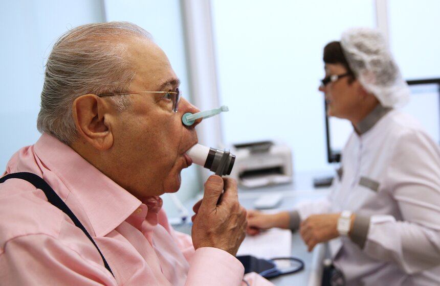 Любому человеку нужно следить за своим здоровьем. Не забывает об этом и российский юморист Евгений Петросян, который на неделе посетил павильон "Здоровая Москва" на Нижних Красногвардейских прудах. За 50 минут он прошел первый этап диспансеризации и посетил всех необходимых врачей.