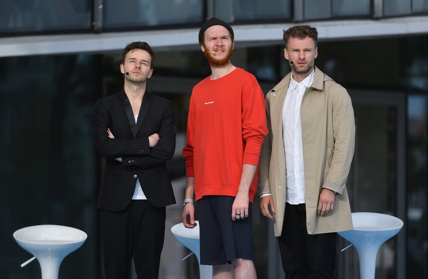 Состоялись выступления звезд урбанистики и перформативные представления.