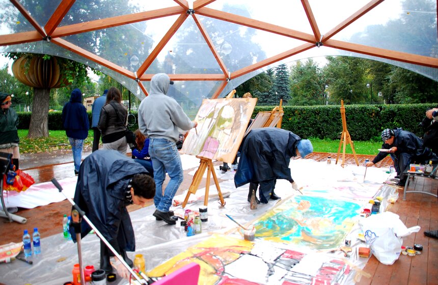 В Парке искусств "Музеон" прошел плэнер по абстрактной живописи 9 фото