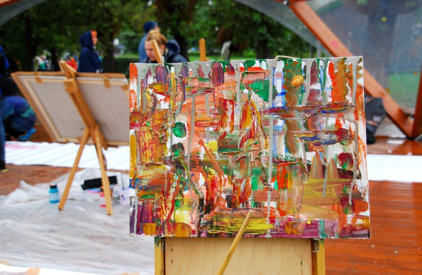 В Парке искусств "Музеон" прошел плэнер по абстрактной живописи 10 фото