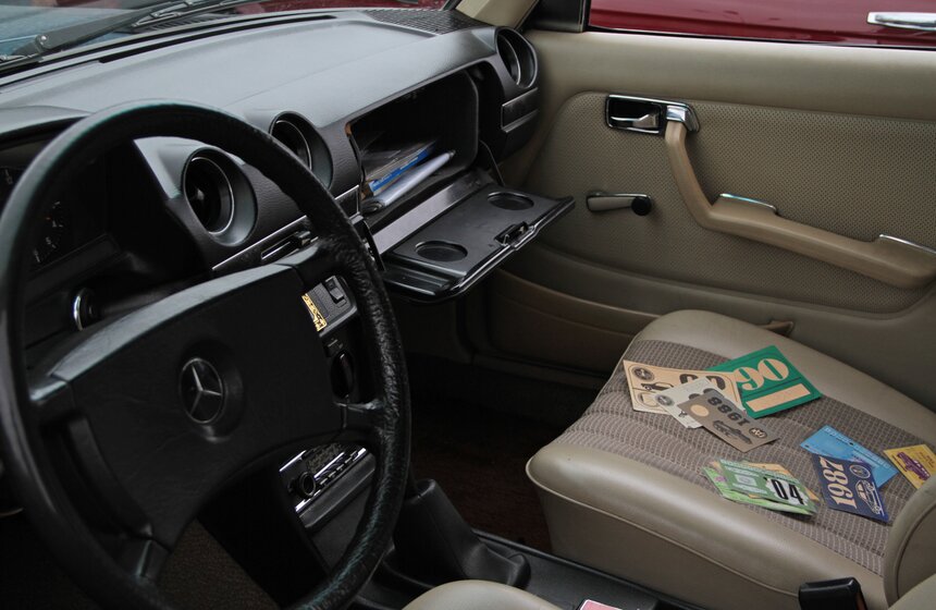 На ВВЦ состоялся парад коллекционных автомобилей Mercedes-Benz 9 фото