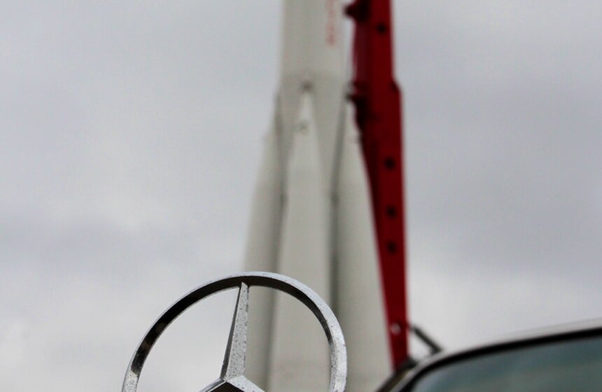 На ВВЦ состоялся парад коллекционных автомобилей Mercedes-Benz 8 фото