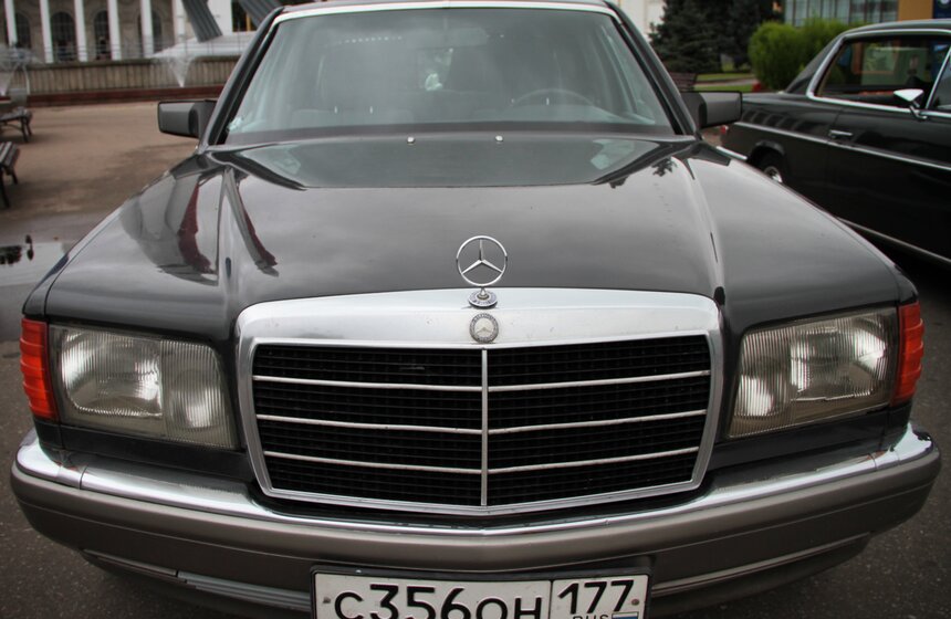 На ВВЦ состоялся парад коллекционных автомобилей Mercedes-Benz 3 фото