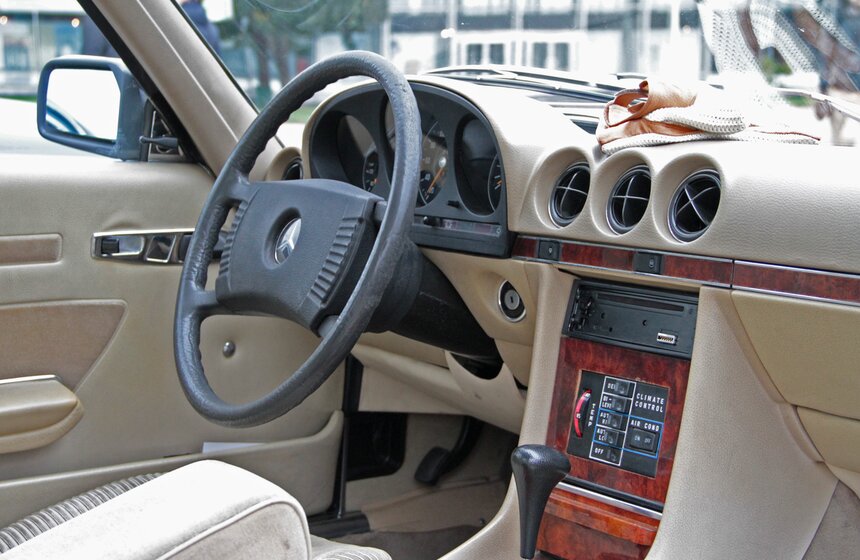 На ВВЦ состоялся парад коллекционных автомобилей Mercedes-Benz 6 фото