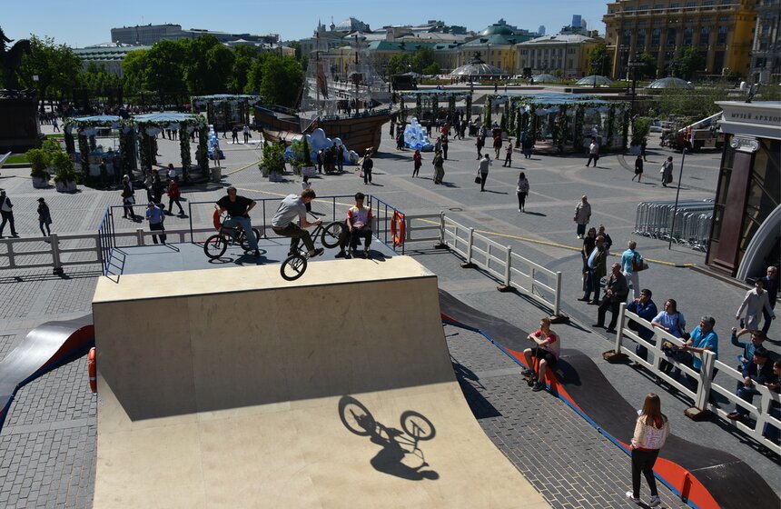 В Москве стартовал фестиваль "Николин день" 13 фото