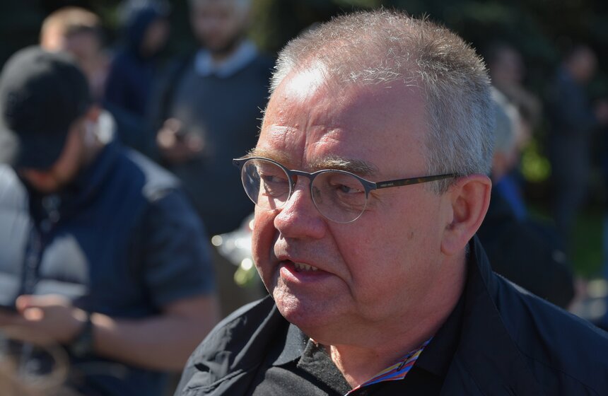 Под аплодисменты. В столице простились с Сергеем Доренко 5 фото