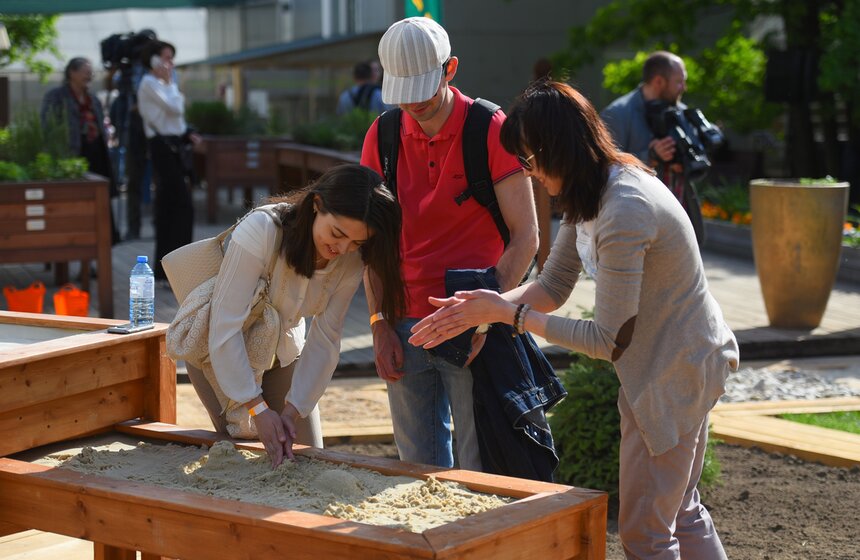 В Москве открылся первый в России тактильный сад 1 фото