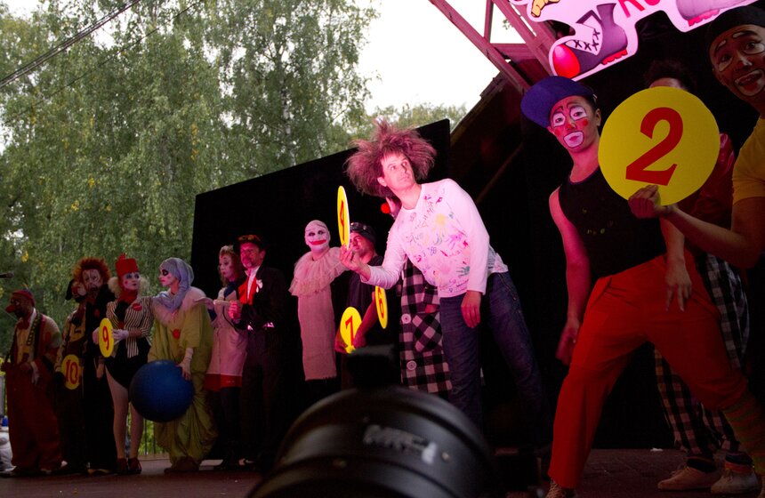 Фестиваль клоунов состоялся в парке "Сокольники" 12 фото