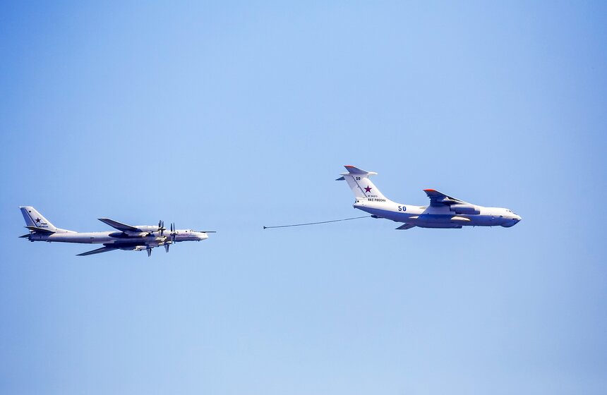 В Москве прошла тренировка воздушной части парада ко Дню Победы 10 фото