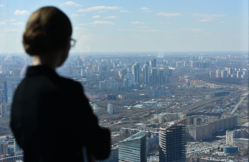 Гостям Смотровой площадки доступны 10 тематических функциональных зон с интересными фактами о Москве, ее истории и архитектуре