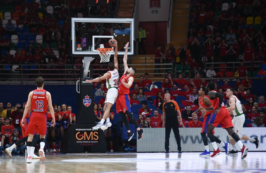 Самым результативным игроком встречи стал разыгрывающий защитник красно-синих Серхио Родригес. Он набрал 19 очков.