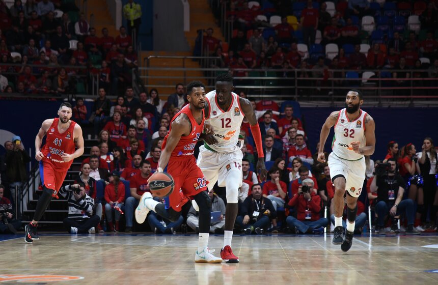 Интересно, что "Баскония" не обыгрывала ЦСКА в Москве 18 матчей подряд. Последний раз команда из Витории одержала победу над армейцами в гостях в 2005 году.