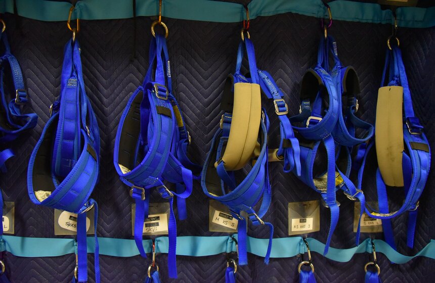 Для героев были сшиты костюмы, состоящие из тысячи отдельных деталей