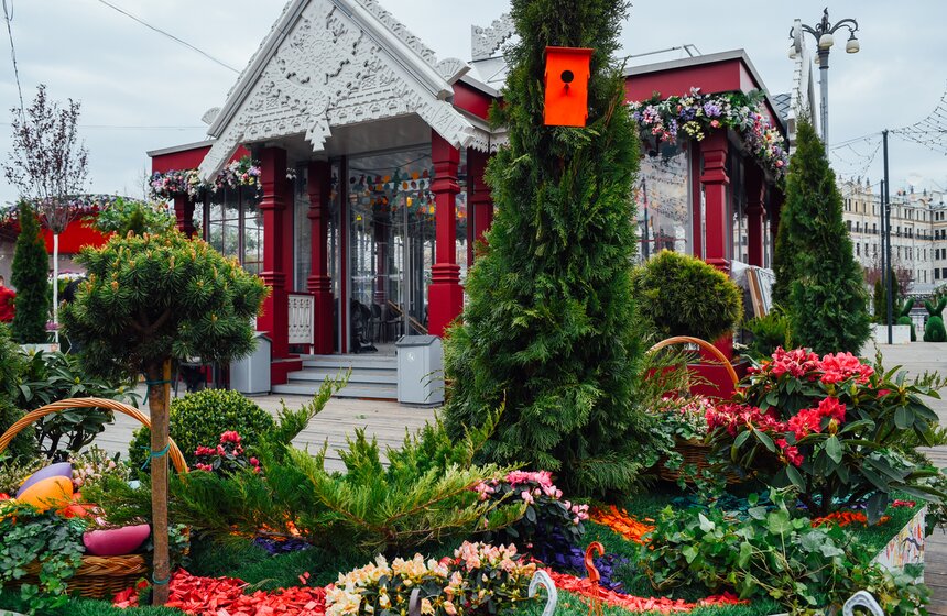 Все композиции посвящены темам весны и весенним растениям