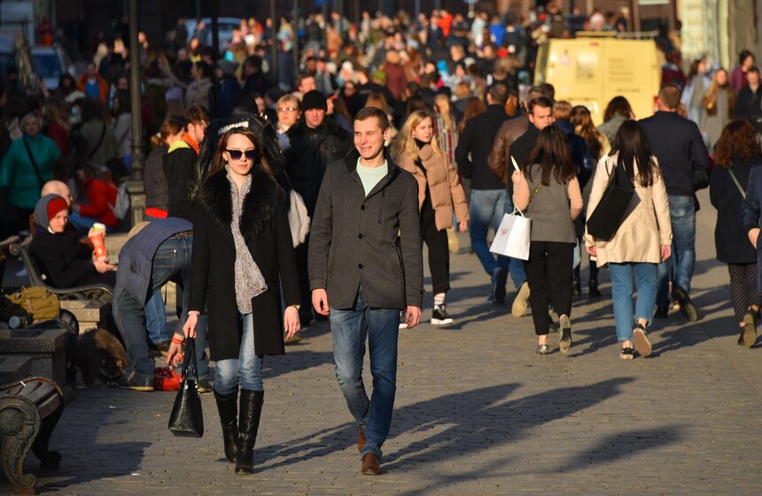 В Москву пришла летняя погода 16 фото