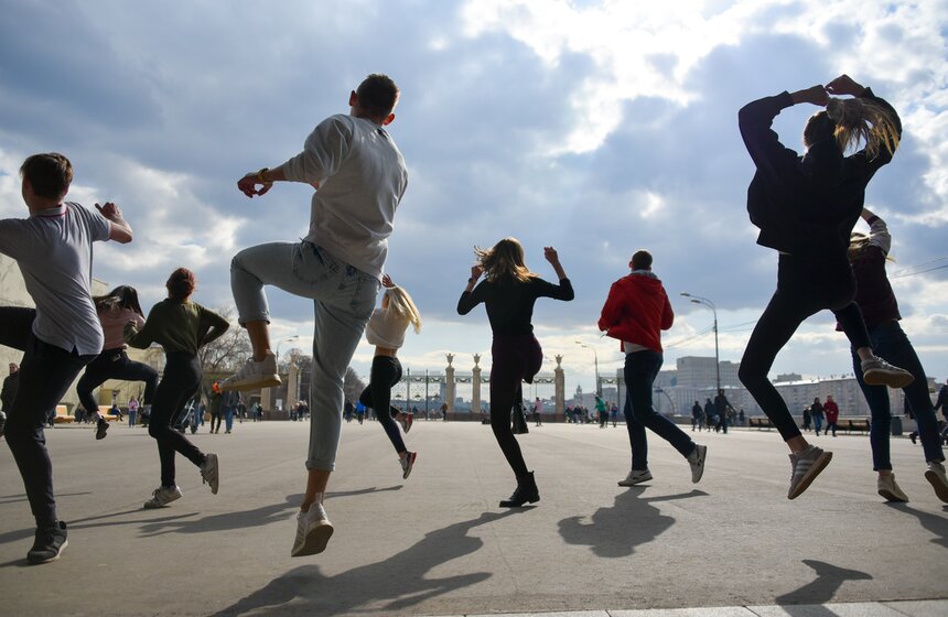 В Москву пришла летняя погода 10 фото