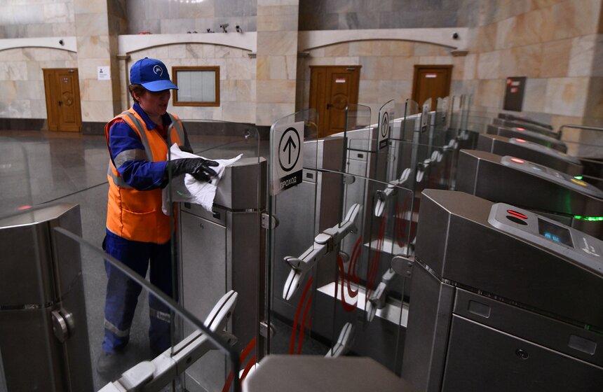 Уборка охватила свыше 500 квадратных метров пассажирской зоны метро