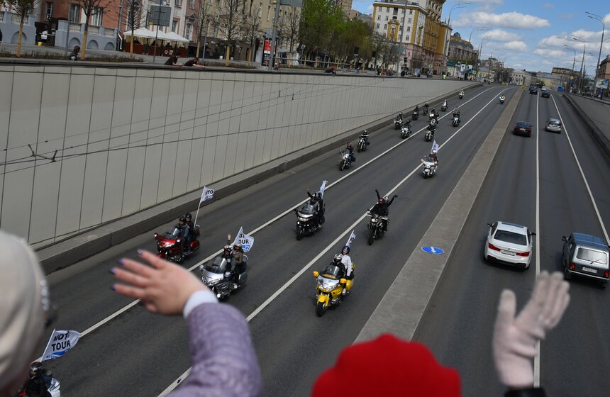 В Москве состоялся мотопарад 15 фото