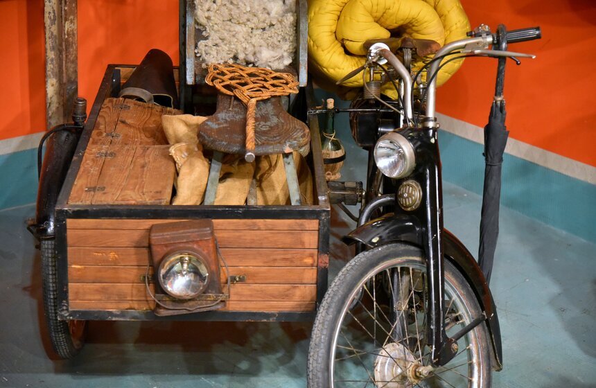 В Москве проходит выставка "Вся жизнь в одном велосипеде" 15 фото