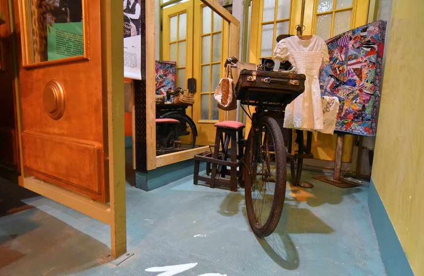 В Москве проходит выставка "Вся жизнь в одном велосипеде" 25 фото