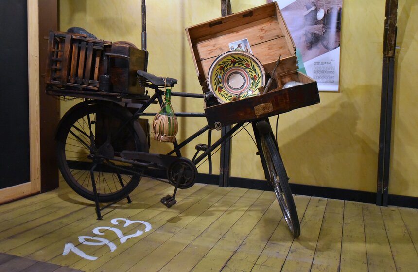 В Москве проходит выставка "Вся жизнь в одном велосипеде" 12 фото