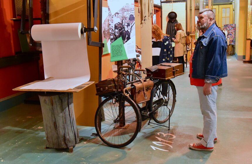 В Москве проходит выставка "Вся жизнь в одном велосипеде" 8 фото